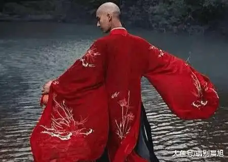 抖音最红的禁欲系和尚,迷倒万千少女,网友和尚都这么帅