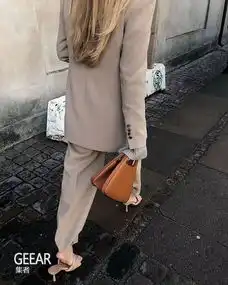 g潮流最会穿西装外套的博主喜欢时髦北欧风的女生快看看她的ins