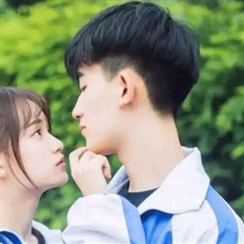 情侣头像那天我看向你山河尽在我眼底