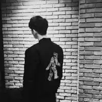 男生黑色系头像高冷背影