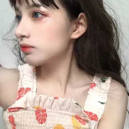 抑郁系头像女可保存更年