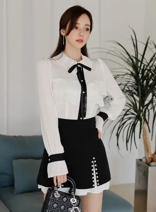 美女孙允珠高清时尚写真腓特烈城堡雅致细腻纯白衬裙