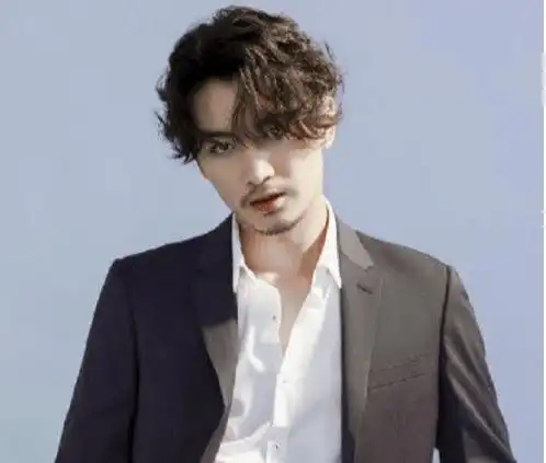 有种整容叫陈晓结婚4年,眼睛没光颜值崩了,他经历了啥