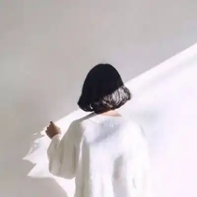 背影女头不要轻易去依赖一个人