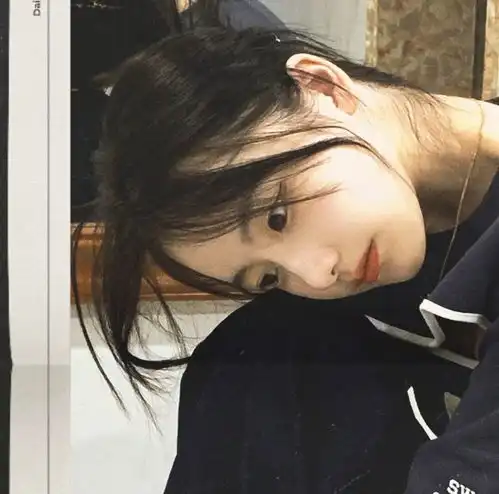 ins入秋了女生头像