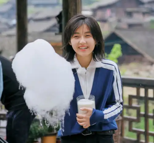 向往的生活真养人,看看张子枫穿阔腿裤的效果,网友可长点心吧