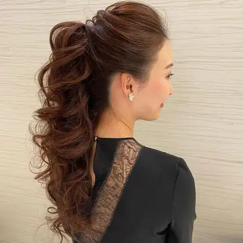 女人过了50岁,发型不能太夸张,我看好这3种