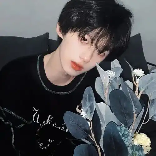 男头不遗憾,因为终于看清了她