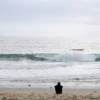 男人看海的微信头像