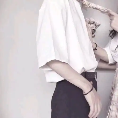 江奕ins唯美气质恩爱情头一对情侣头像我要个性网