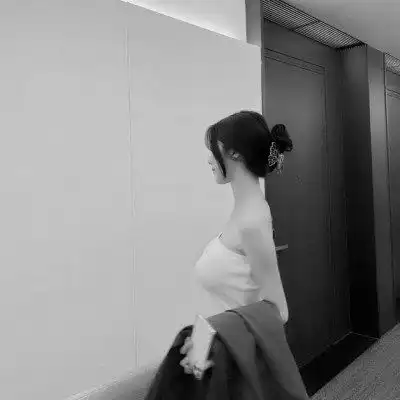 黑白头像女唯美高清图片