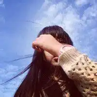 仰望天空女生头像清新治愈系女生扣扣头像