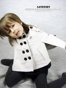 求一张图片,穿红色斗篷的小女孩,用来做女孩qq头像的唯美点的,不要太过于伤感的那种