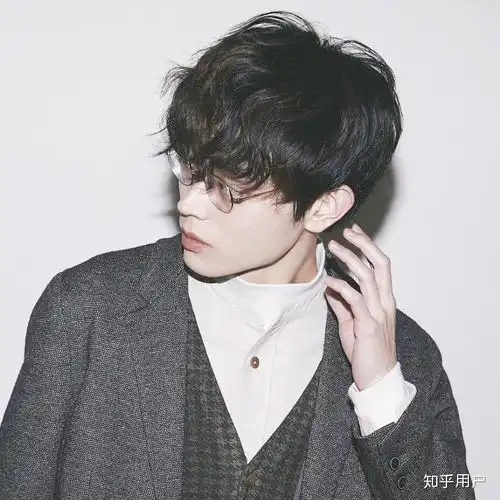 帅哥头像清冷感黑色系驼