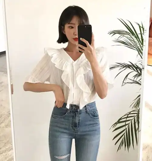 听说白色系衬衫和牛仔裤更配哦