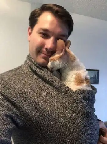 男友我不喜欢猫隔天却抱猫浪漫共舞momo