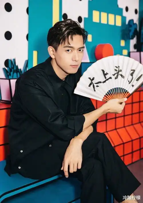 当年李现作为替补救场这部剧,如今这部剧却以他来做热度