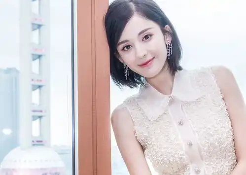 卸妆后的郑爽,卸妆后的古力娜扎,素颜的她们谁更惊艳呢