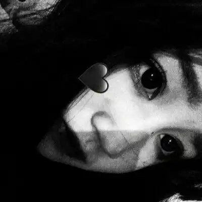 丧的头像女生真人霸气冷酷无情头像女