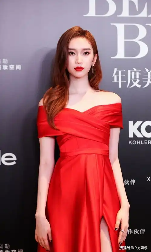 instyle美妆盛典红毯张柏芝显老态,张天爱造型大胆,她最惊艳