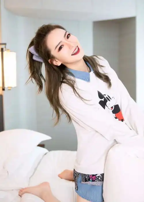 戚薇穿衣打扮太好看,值得咱们学习