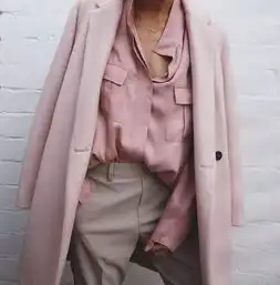 你穿得像花儿一样真是浪漫极了