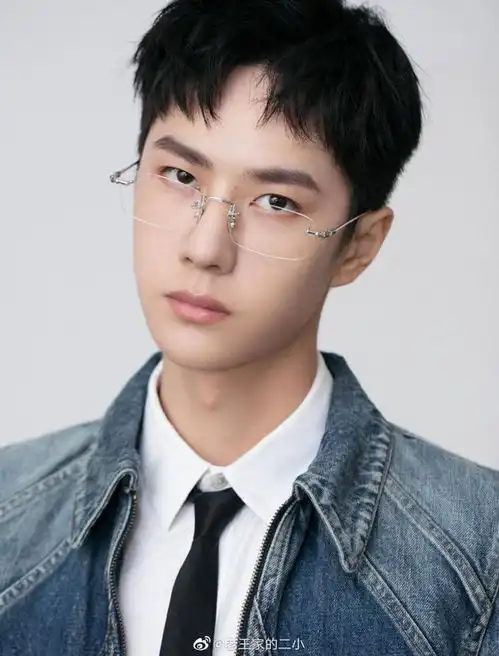 斯文禁欲系眼镜杀男神任嘉伦肖战王一博网友请将眼镜半永久镶在脸上