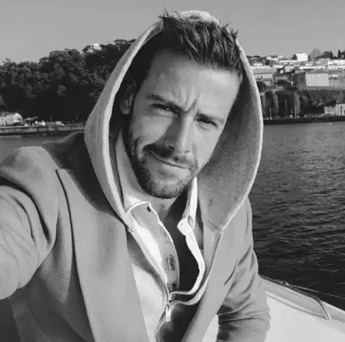 黑系男生头像头像真人戈