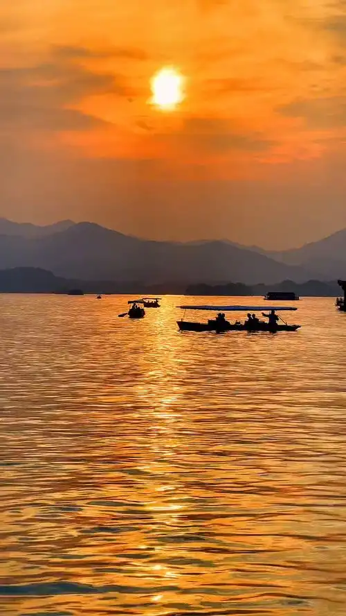 今天的夕阳很美,有了西湖更美醉美晚霞治愈系风景日落
