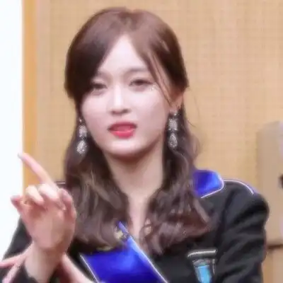 吴宣仪程潇闺蜜头像,抱图点赞,谢谢