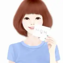 请问图片中,小姑娘手里拿的纸片写的韩语是什么意思用这个作为微信头像说明了什么