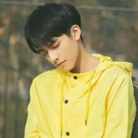 男生头像清新阳光帅气,一个百般娇宠她的男生