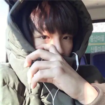 2020高清成熟酷酷的帅帅的禁欲系男生头像高清真人