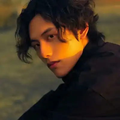 帅哥头像清冷感黑色系回