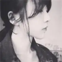 情侣黑色带文字系头像女