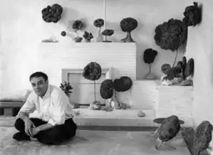 高贵而静穆的克莱因蓝