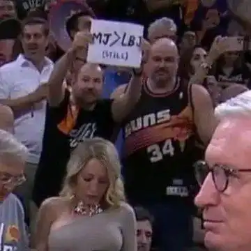 詹姆斯一天被骂336次这群黑子,也真够拼的...