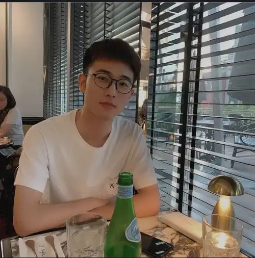文质彬彬的奶狗系大男孩,好可爱