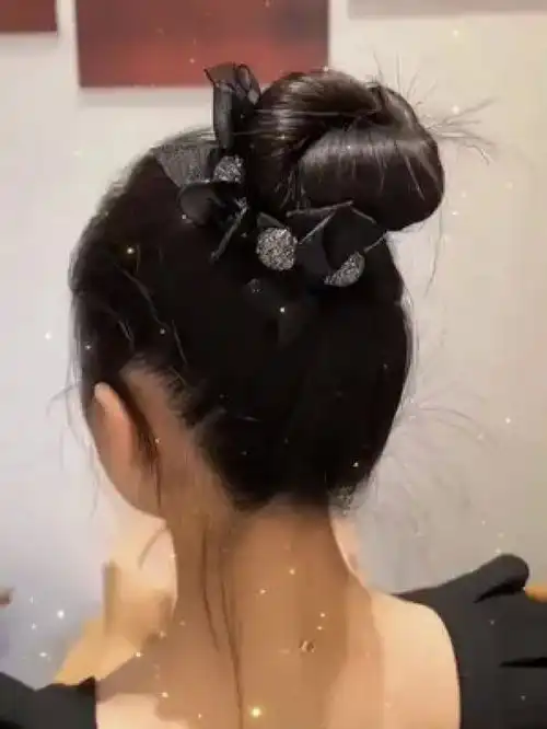 教你怎么扎出好看又不塌的高丸子头,配上蝴蝶结抓夹更好看,仙女必备头饰发饰网红发夹美出高级感气质女神
