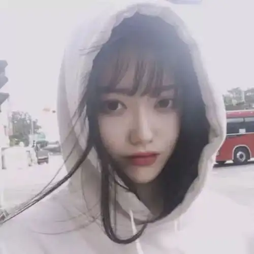 女生头像一个人想着一个人