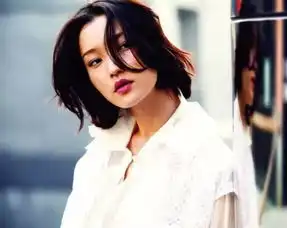 她用一张禁欲脸告诉你,什么才叫美得高级