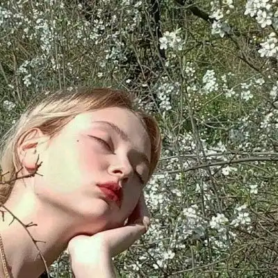 欧美唯美森系女生头像欧美美女头像2020最新