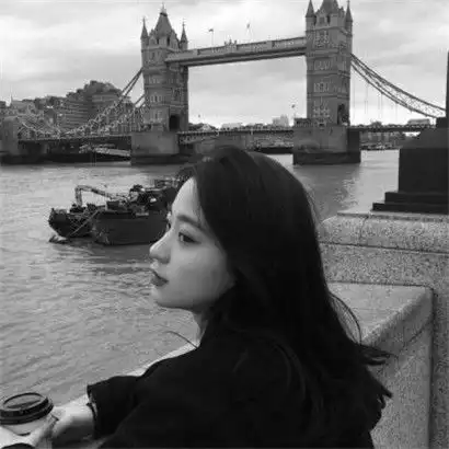 个性头像黑白女