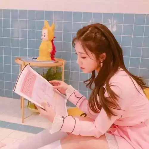 头像丨杲杲春日光明暖真可爱