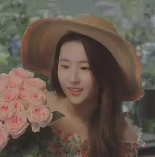 刘亦菲捧花照火到出圈,神仙姐姐变锦鲤体质,网友好运真的来了