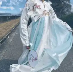 最近汉服侧开扇风很大,张张都是汉服仙,情敌见了都沦陷