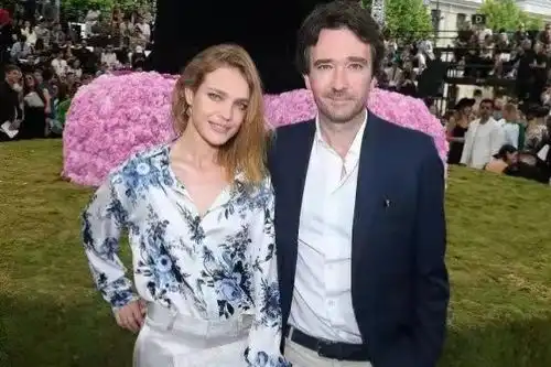 水果娜太传奇前夫贵族离婚后带三娃嫁lv太子,灰姑娘翻身成女王