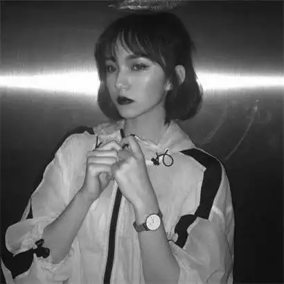 有点伤感超拽霸气黑白女生头像,冷漠与冷酷共存的女人