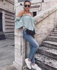 恰当露肩,美丽迷人有味