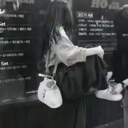 霸气高冷头像黑色系女生